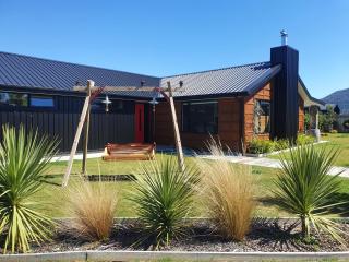 Hawea Heaven: Superking beds + Hot Tub + Mountain - Wanaka - 0