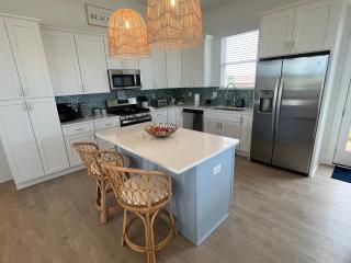 Beauty on the Beach Gulf Luxury w/ Gorgeous Views - Gulfport - 7