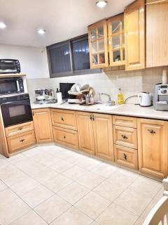 Spacious 4 Bedroom in a Quiet Area in Tel Aviv - Tel Aviv - 0