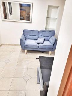 Spacious 4 Bedroom in a Quiet Area in Tel Aviv - Tel Aviv - 9