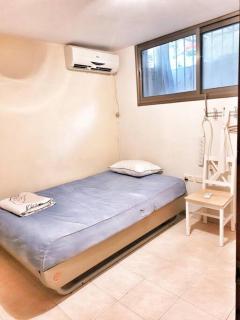 Spacious 4 Bedroom in a Quiet Area in Tel Aviv - Tel Aviv - 7