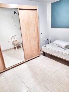 Spacious 4 Bedroom in a Quiet Area in Tel Aviv - Tel Aviv - 3