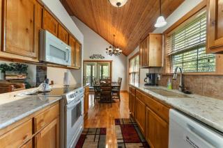 Whispering Woods Lodge Home - Branson West - 4