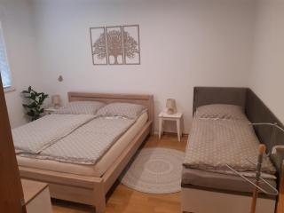 Slnečný 2 izbový byt 10 min. od centra mesta - Banská Bystrica - 6