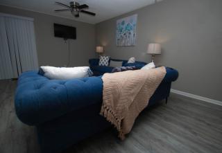 ZEN'S Retreat - North Little Rock - 8
