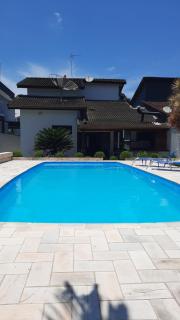 Lindo Sobrado com Piscina em Condomínio Fechado - Bertioga - 1