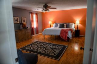 5 Star with Direct Access to Brimstone Recreation Game Room Comfortable Up to 4 Bedrooms Stylish - Huntsville - 0