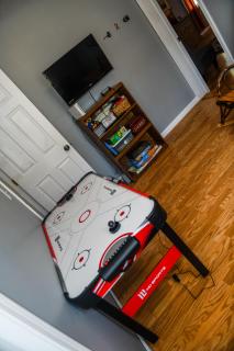 5 Star with Direct Access to Brimstone Recreation Game Room Comfortable Up to 4 Bedrooms Stylish - Huntsville - 2