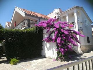 Apartment with balcony - Petrcane - 1