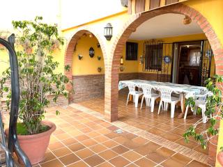 Casa con piscina junto a playa - 1