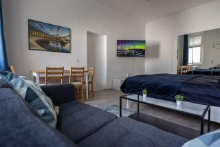 Royal Blue Deluxe - 0