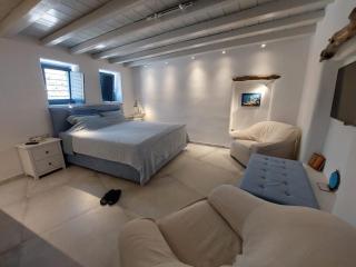 Eric's Retreat, Cosy, Spacious 60m2, sunset view. - Parasporos - 0