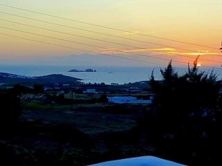 Eric's Retreat, Cosy, Spacious 60m2, sunset view. - Parasporos - 3