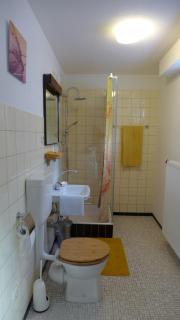 Gemütliches Zimmer mit Doppelbett und Tischtennisraum - Tuchenbach - 2
