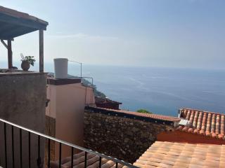 Au cœur du village , vue mer - 1