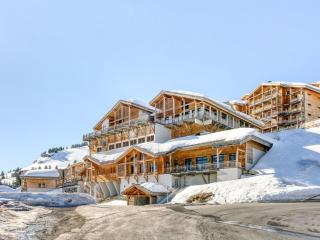 Luxe Apartment w Ski - 4
