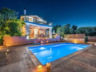 Villa in Zakynthos with Private Pool & Views - 5