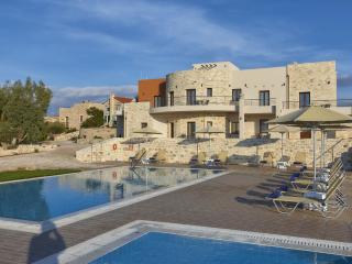 Beautiful Villa near Sea in Kamilari - Kamilari - 2