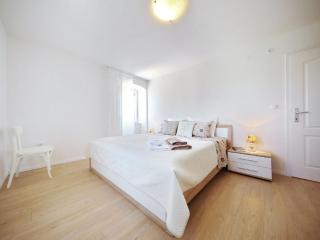 Holiday Home Brbinj near the Sea with Pool - Brbinj - 8