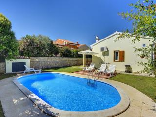 Holiday home in Banjole with private pool - Banjole - 9