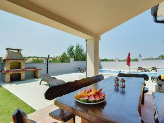 Villa in Pula with sea beach - 0