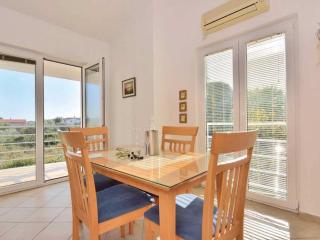 Spacious Holiday Home in Bibinje with Garden - Bibinje - 6