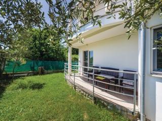Spacious Holiday Home in Bibinje with Garden - Bibinje - 5