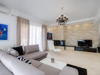 Villa near Rovinj with Pool and Sea Views - 8