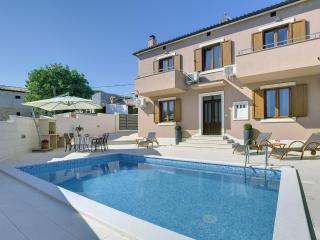 Comfortable house with private pool - Ližnjan - 9