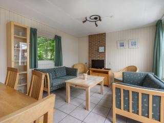 Nice bungalow with pool near the North Sea - Sint Maartensvlotbrug - 7