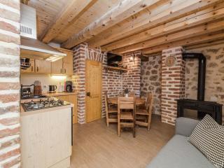 Cozy Holiday Home with Garden in Starigrad - Starigrad-Paklenica - 3