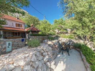 Cozy Holiday Home with Garden in Starigrad - Starigrad-Paklenica - 7