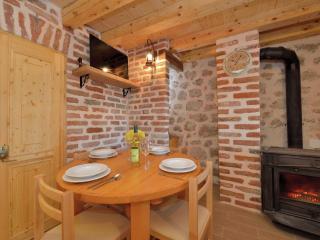 Cozy Holiday Home with Garden in Starigrad - Starigrad-Paklenica - 1