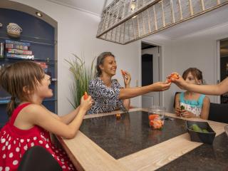 Holiday home in holiday park near the North Sea - Sint Maartensvlotbrug - 3