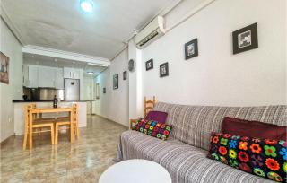 2 Bedroom Cozy Apartment In Torrevieja - 8