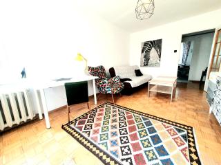 Yellow Apartment oposite ZOO (5 minutes walk to the Old Town) - 9