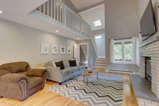 Cozy Chalet Game Rm and Fireplace - 4