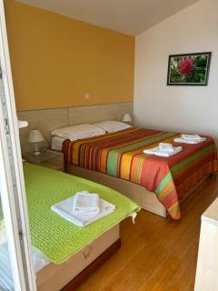 BMV room 2 with west island view - Sveti Stefan - 6