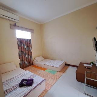 G10 Guest House Near Asia Afrika Bandung - Bandung - 9