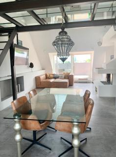 Schöne Dachgeschoss-Maisonette Wohnung - Munich - 0
