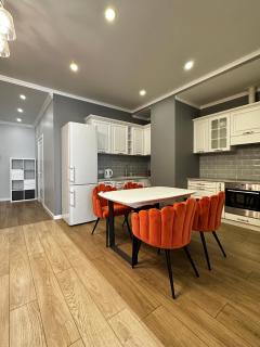 Gagarin Plaza Stylish Apartment - Odessa - 6