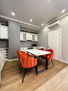 Gagarin Plaza Stylish Apartment - Odessa - 0