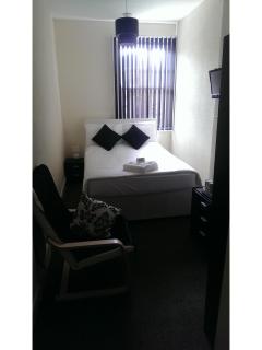 Tusker Lodge - Torquay - 7