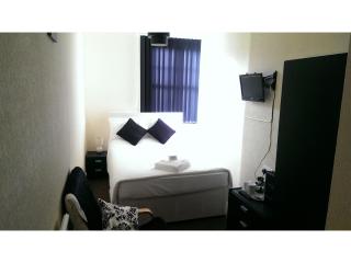 Tusker Lodge - Torquay - 1