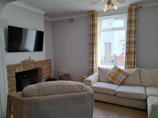 Cosy 2-Bed Cottage - Free WiFi - 1