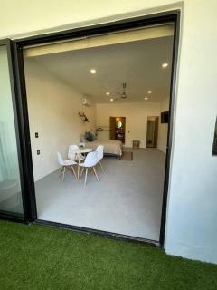 Ocean Studio - 8