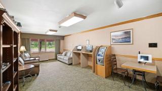 Clarion Hotel & Suites Fairbanks near Ft Wainwright - Fairbanks - 7