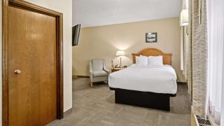 Clarion Hotel & Suites Fairbanks near Ft Wainwright - Fairbanks - 4