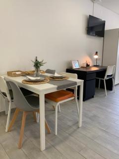 Almada Downtown 402 - 1