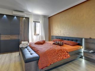 Villa in Rovinj with Private Pool and Sea Nearby - Rovinjsko Selo - 4